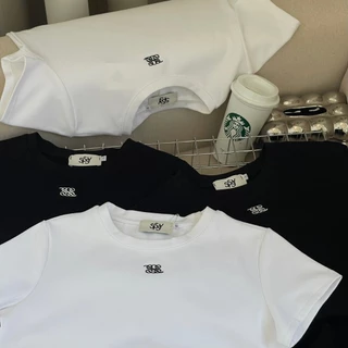 SISSY : เสื้อยืดแขนสั้น Baby tee (S-XL) คอกลมทรงสวย ผ้านุ่ม อยู่ทรงสวย ปักโลโก้ โทนสีคลาสสิกใส่ง่ายทุกวัน