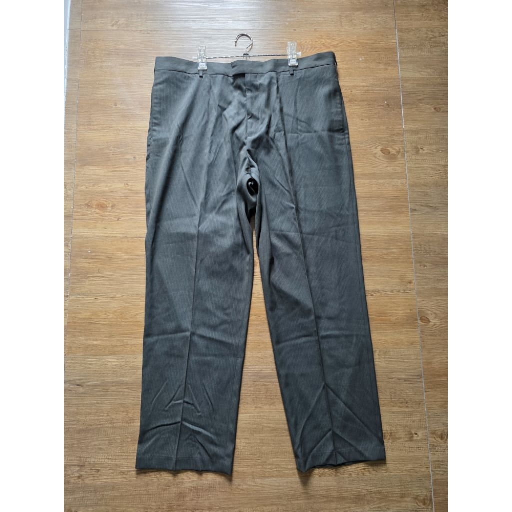 DOCKERS กางเกงผ้าขายาวสีเทาลายลงซิปหน้ากระเป๋าข้างงานสวยไซส์(40/32)เอว41สะโพก48ยาว43(งานมือสอง)5
