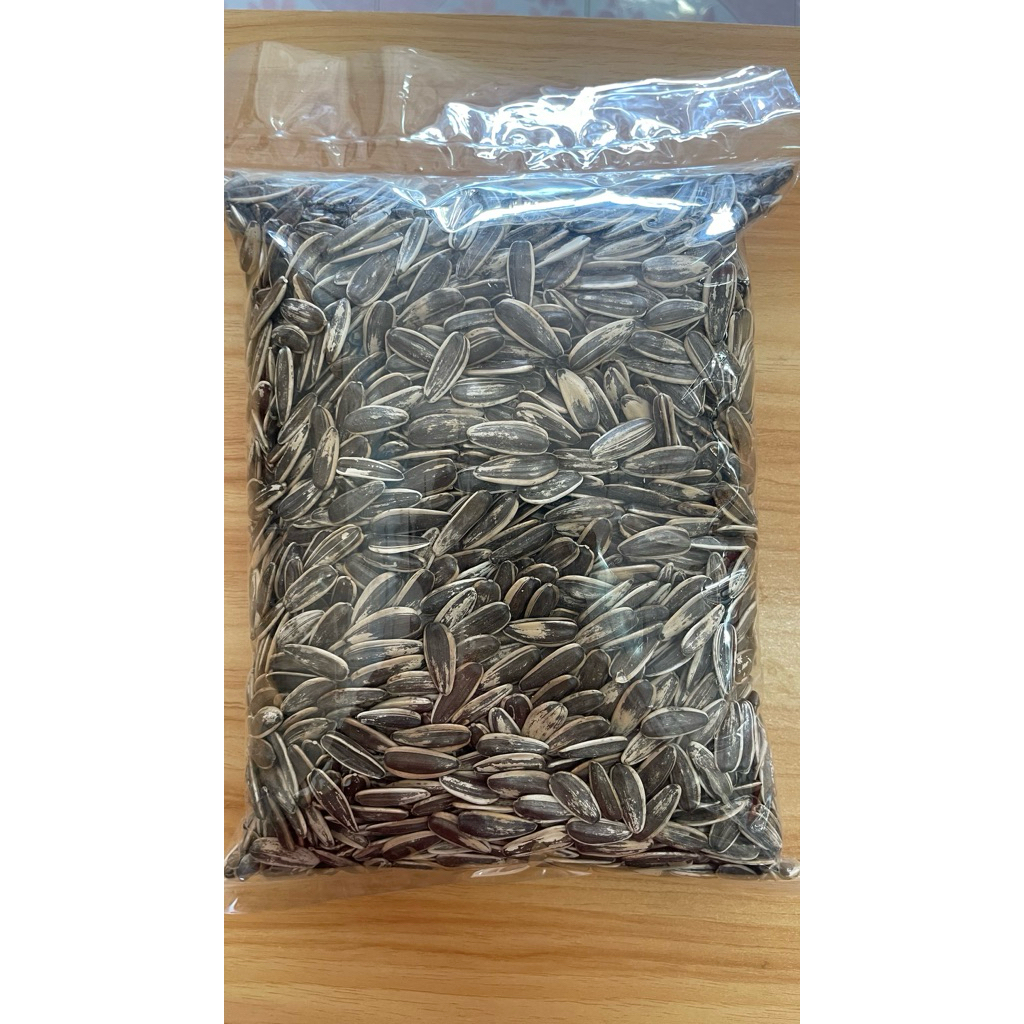 เมล็ดทานตะวัน เอป้อมยาวใหญ่ สำหลับนกขนาดใหญ่ 1 กิโล