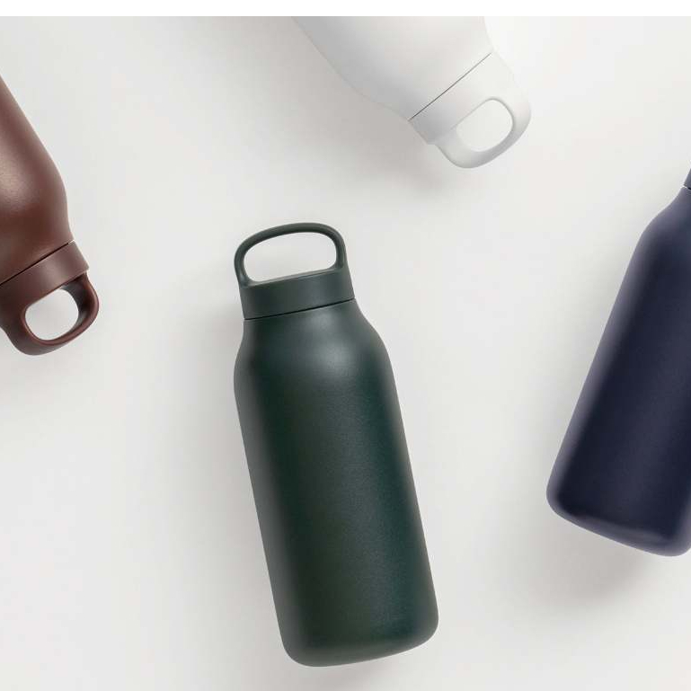KINTO WATER TUMBLER 550มล. แก้วเก็บอุณหภูมิ น้ำหนักเบา สแตนเลส ใส่โซดาได้ ฝาหมุน 1 รอบ มีหูหิ้ว