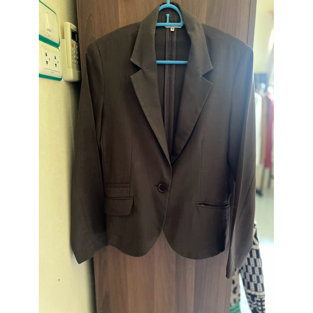 เสื้อสูทสีน้ำตาล A2Z ไซส์ M เข้ารูป