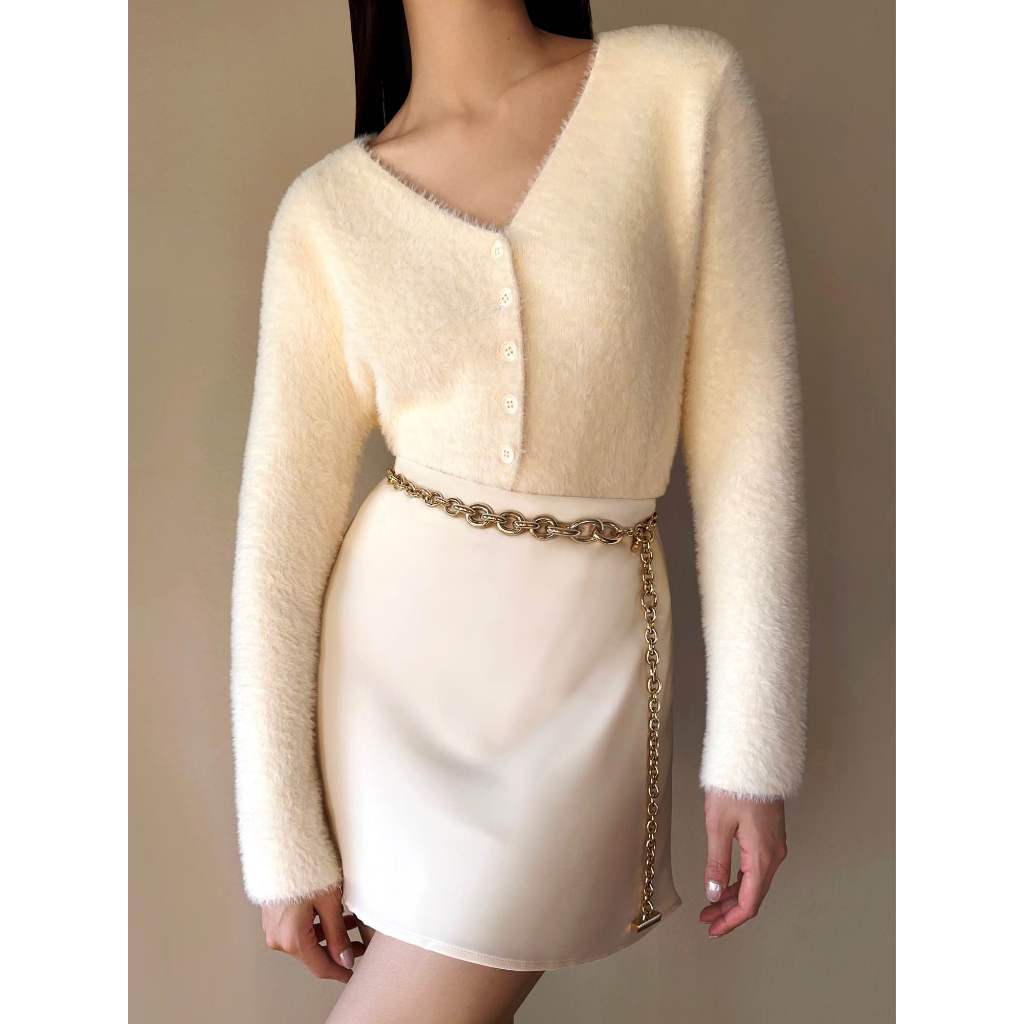 Aliotte - Liza Cardigan เสื้อคาร์ดิแกนแบบสั้น ที่มีเนื้อผ้าขนฟู