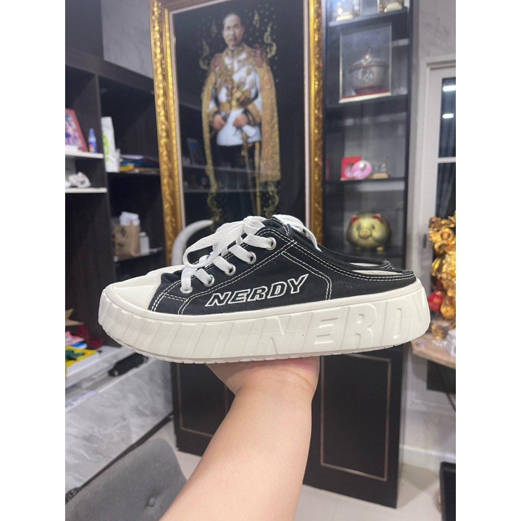 รองเท้ามือสอง Nerdy size39//24cm.