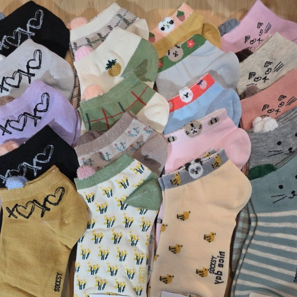 สินค้าพร้อมส่ง 🧦ถุงเท้าแฟชั่น👣 ข้อสั้น (ราคา 5 คู่) ลายน่ารัก ไม่มีเอ้าท์