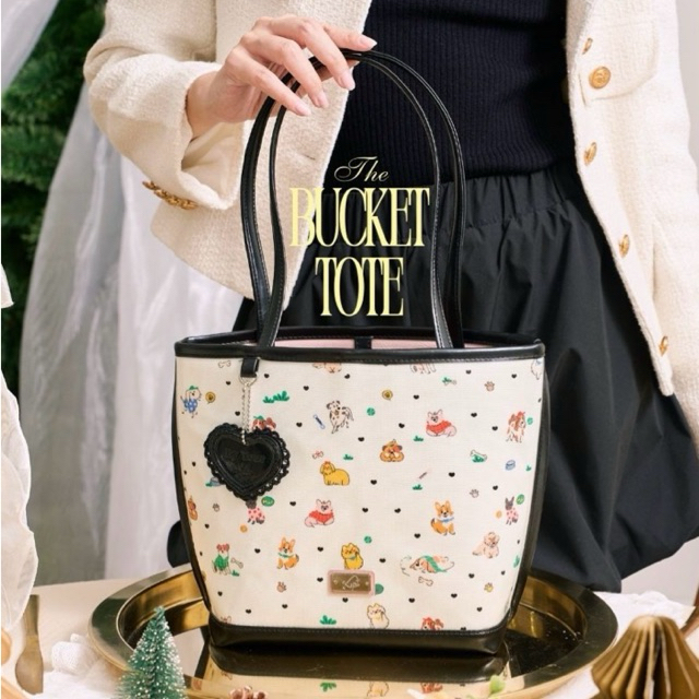 The bucket tote ลาย Wiggly heart dot กระเป๋าสะพายไหล่ผู้หญิง KEPT ใส่ ipad10.5-11" ได้
