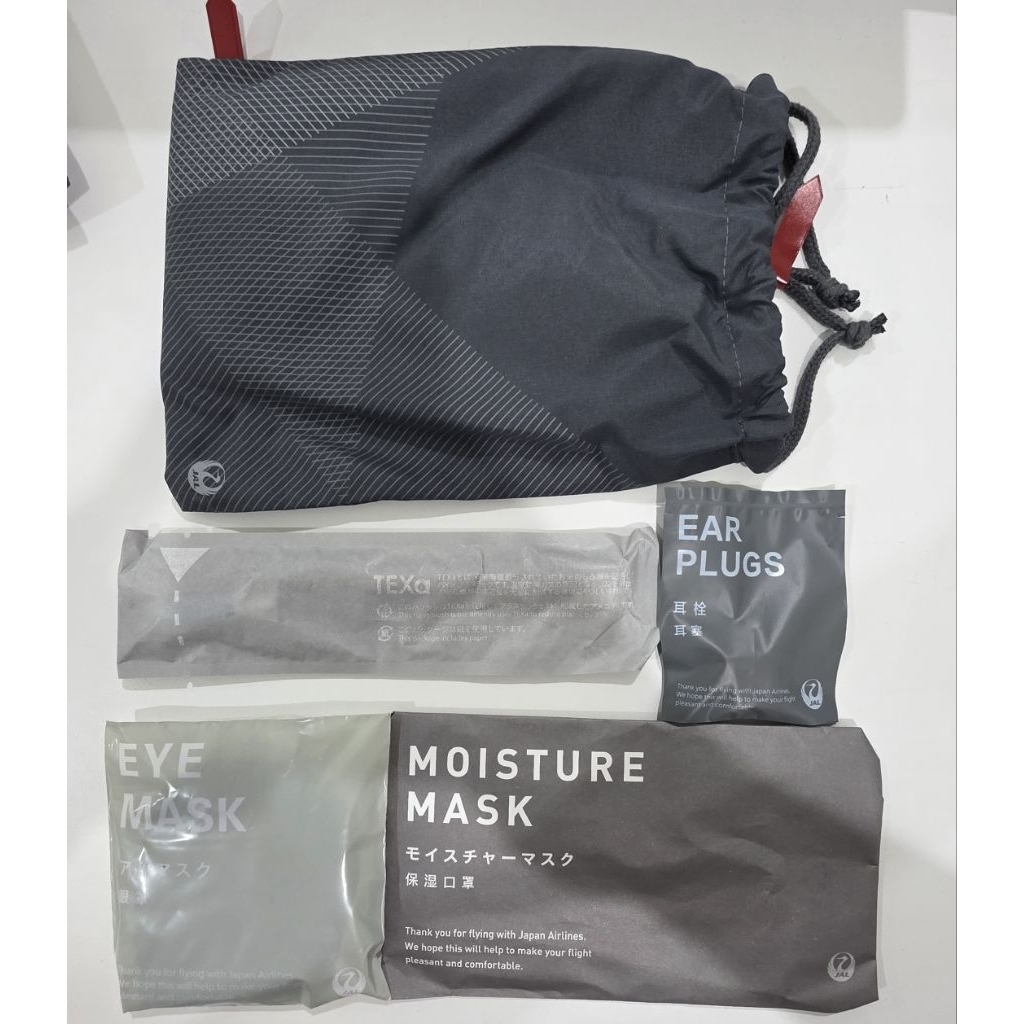 กระเป๋า Amenity Kit   พร้อมของใช้ ยังไม่ได้ผ่านการแกะใช้งาน จาก Business Class สายการบิน Japan Airli