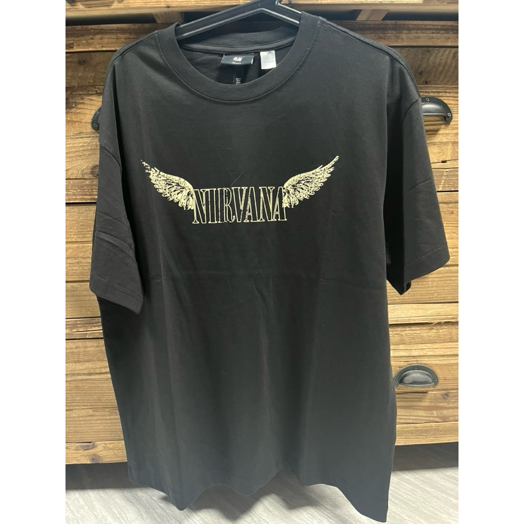 H&M เสื้อยืดพิมพ์ลายลุควินเทจแบบหลวม ผู้ชาย (Nirvana)