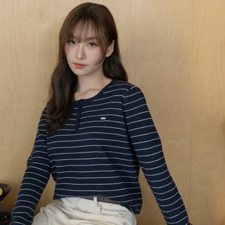 (พร้อมส่ง) avo เสื้อแขนยาวไหมพรมลายทางผ้านุ่มมากก chiko line tops