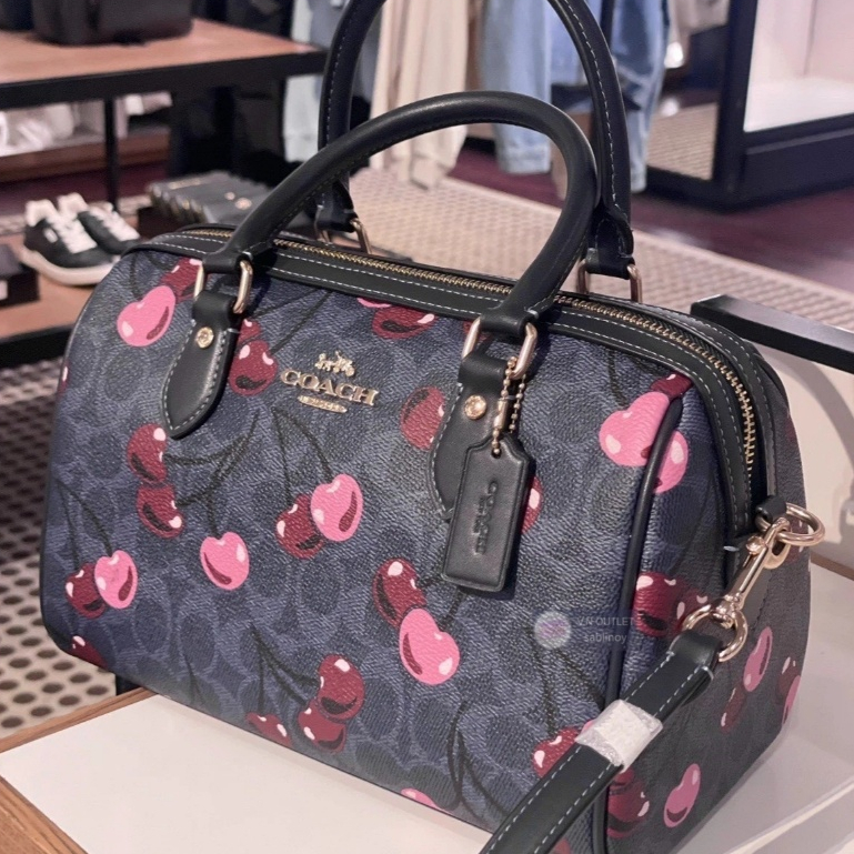 😻แท้💯% Outlet Rowan25 ปลอกหมอนลายดอกไม้ กระเป๋าถือซิปขนาดกลางสำหรับผู้หญิง กระเป๋าหนังสะพายไหล่ ความจุขนาดใหญ่ - รูปที่ 6