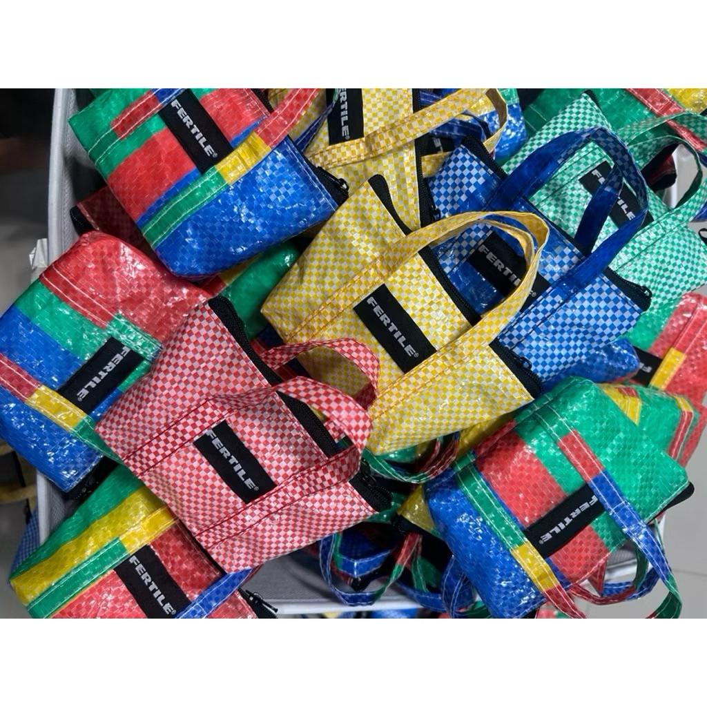 กระเป๋ากระสอบสายรุ้งใส่เหรียญ ใส่บัตร หูฟัง