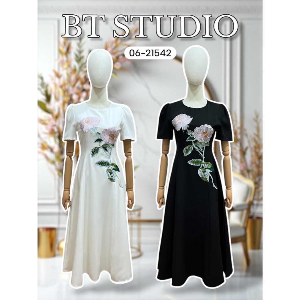 BT 06-21542 แม๊กซี่เดรสยาวแขนสั้นจับจีบช่วงไหล่คอกลม ปักลายดอกไม้ด้านหน้า ซิปหลัง ซับในทั้งตัว ชุดเดรสเรียบร้อย