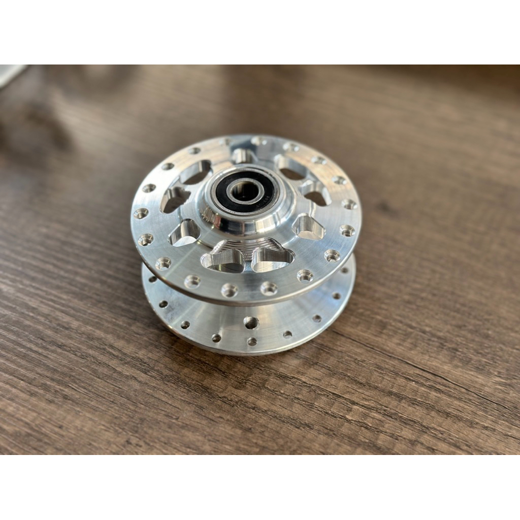 ดุมหน้า Wave 125 [DKT]