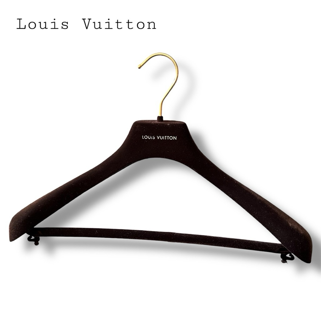 Louis Vuitton ไม้แขวนเสื้อกำมะหยี่