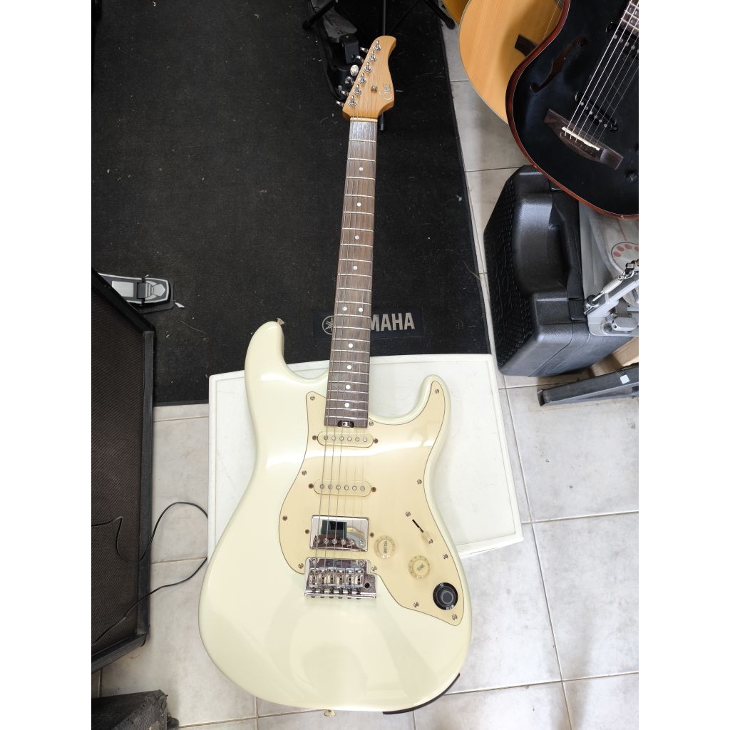 สมาร์ทกีต้าร์ GTRS S800