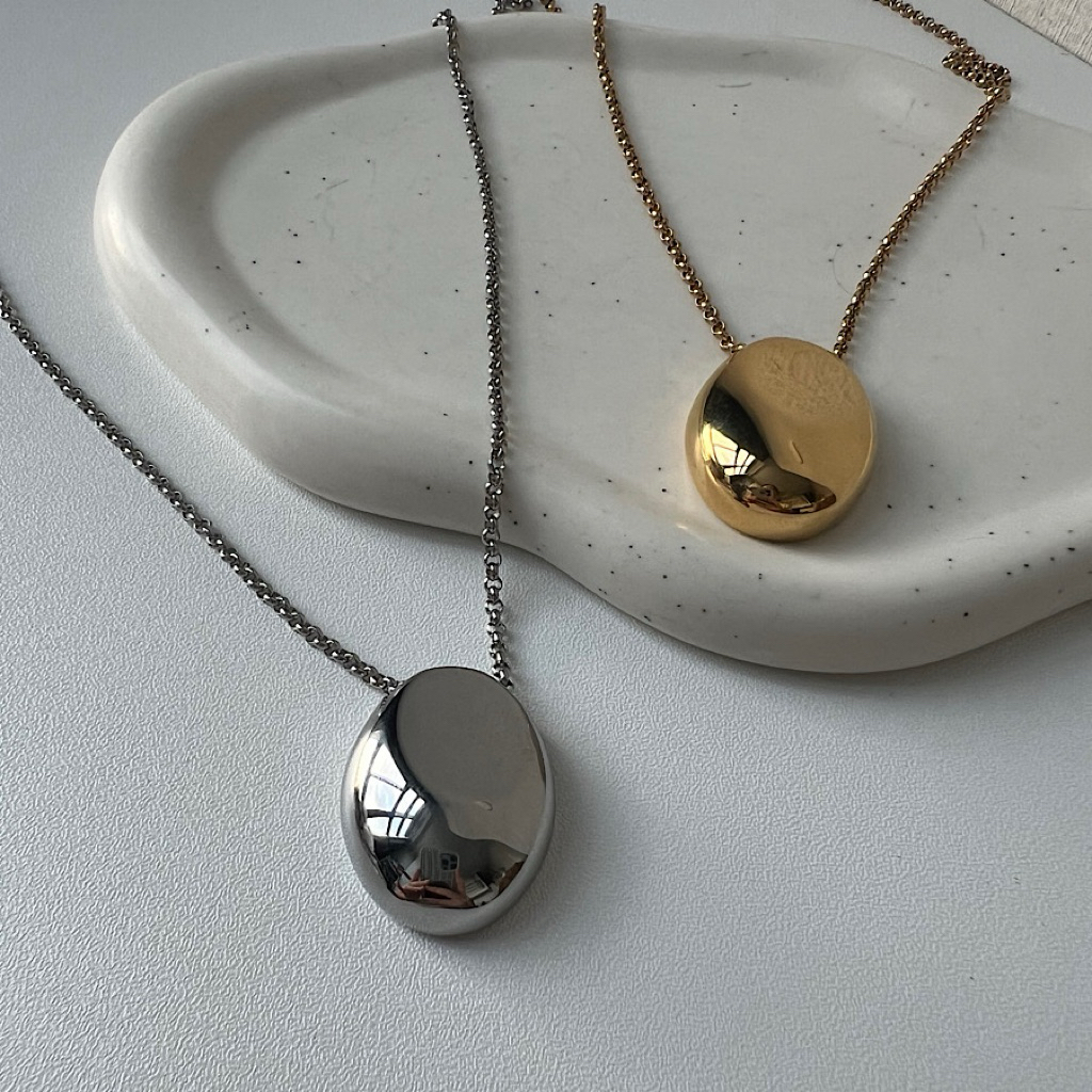 Adore- Ellipse pendant necklace