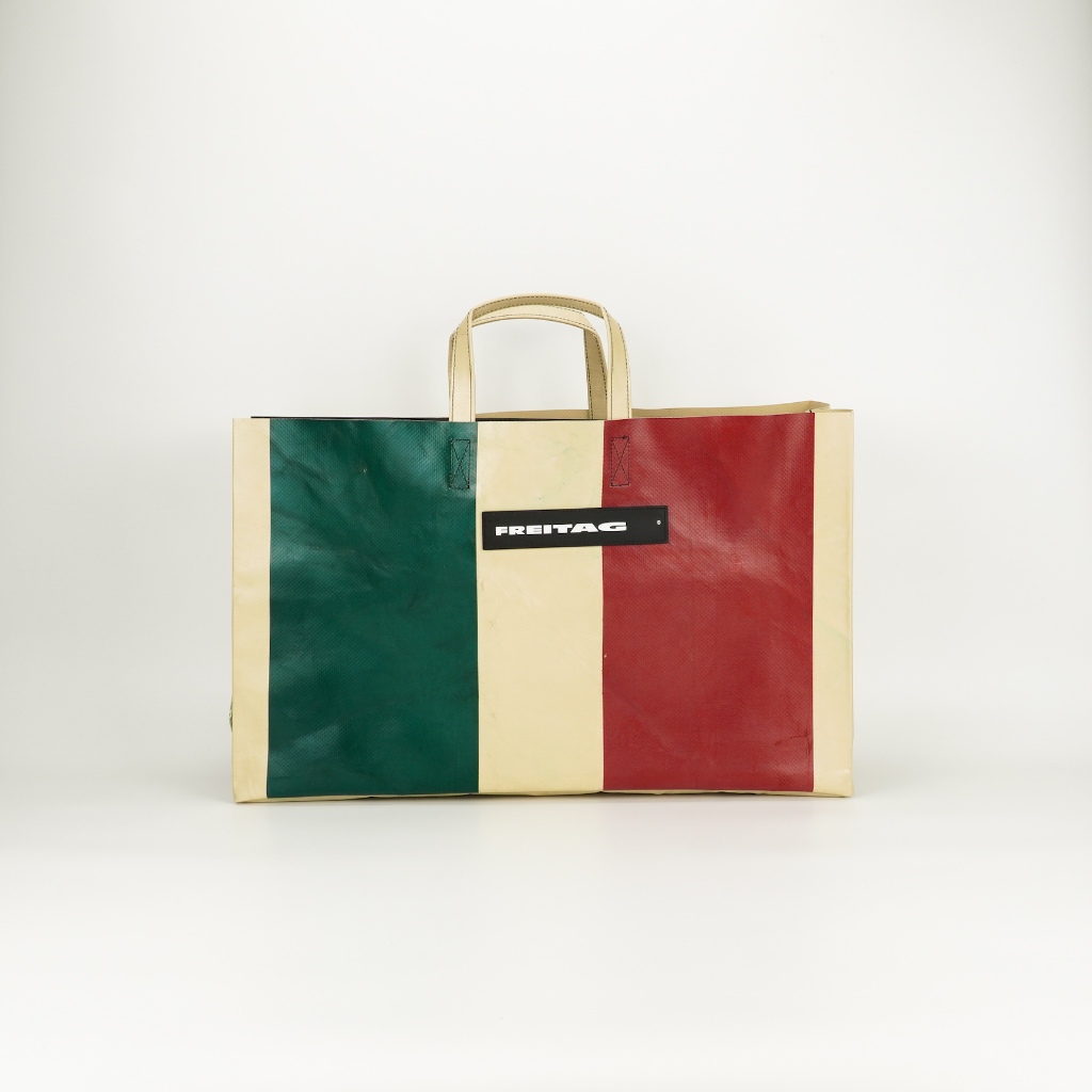 FREITAG F260 MIAMI WIDE  ด้านหน้าสกรีนลาย แดง ครีม เขียว Italy จ๋าๆ ผ้า SENN เนื้อเนียนๆ ผ้าเงาสะอาด