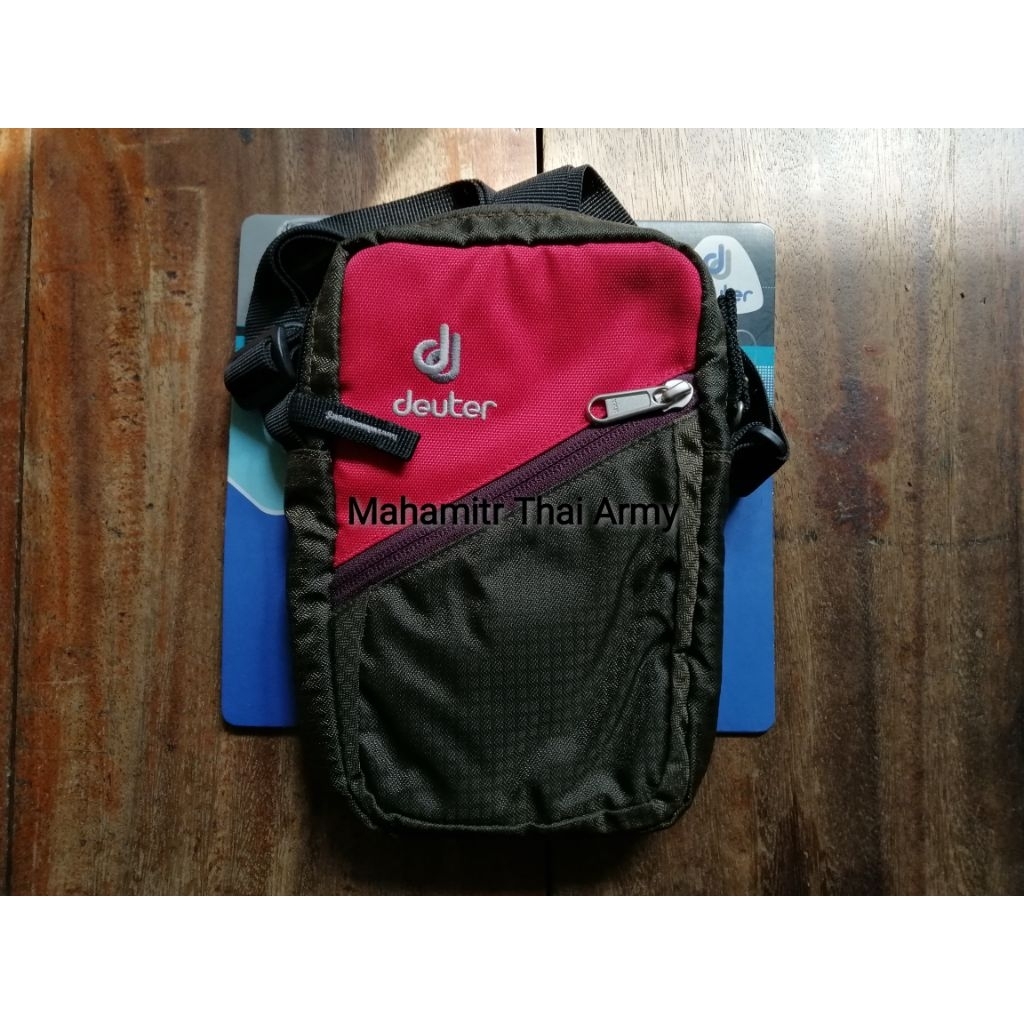 ***อ่านรายละเอียดก่อน สินค้ามีตำหนิ Sale 50%***กระเป๋าสะพาย deuter รุ่น Escape I ปี 2013 สีแดง - น้ำตาล Raspberry Coffee