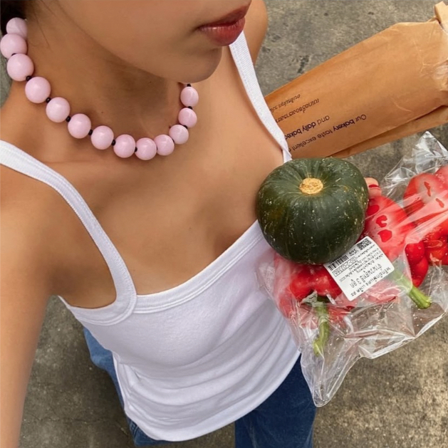 SALT POOL Pink Salt Necklace สร้อยลูกปัดสีชมพูขนาดใหญ่ สลับ ลูกปัดสีดำ