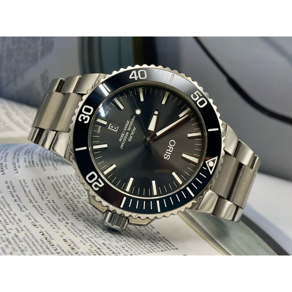 ORIS AQUIS TITANIUM DATE AUTOMATIC DIVER 300 M.
