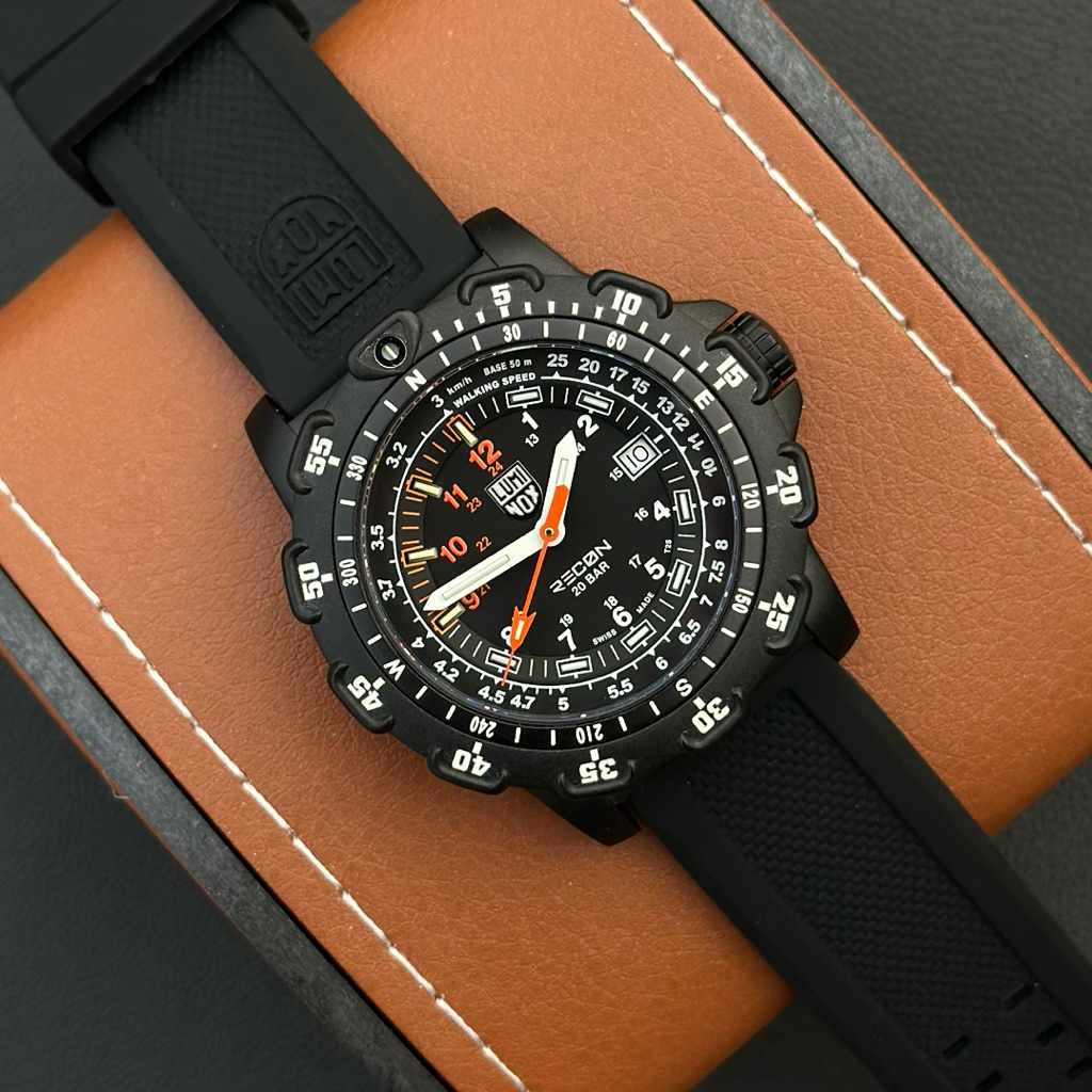 LUMINOX RECRON series 8822 “quartz”