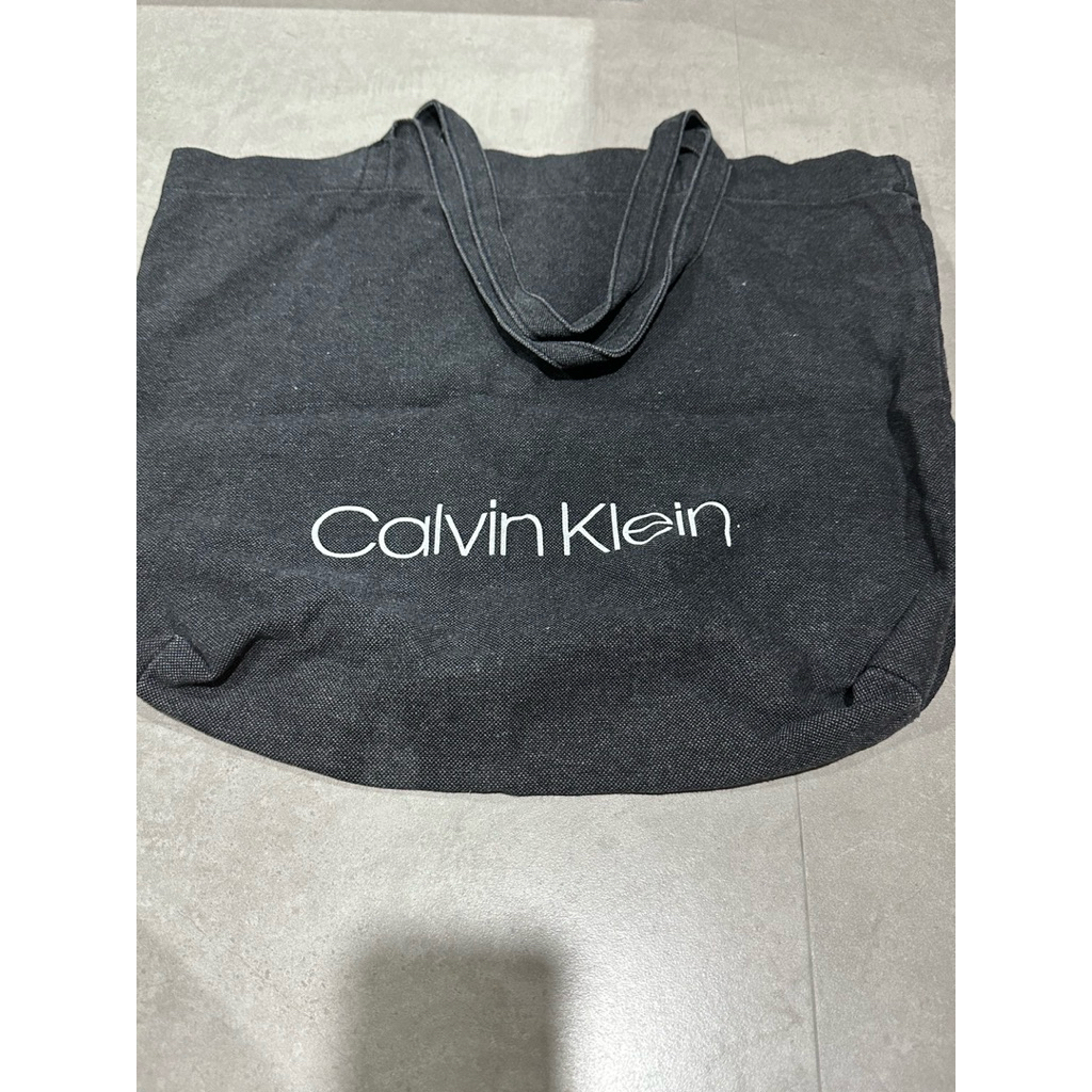 กระเป๋าผ้า Calvin Klein