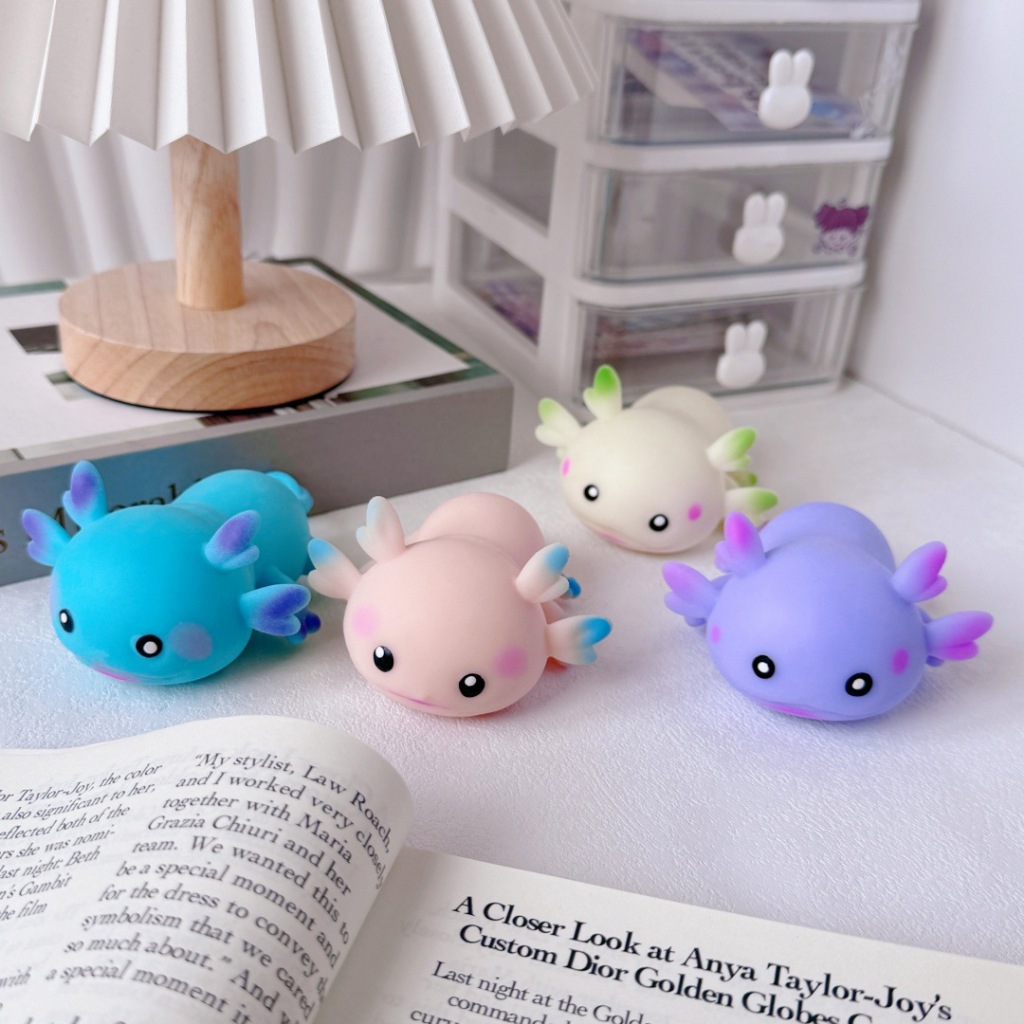 ตุ๊กตาแอกโซลอเติล Axolotl นุ่มนิ่ม สกุชชี่ บีบเล่น คลายเครียด สุ่มสี 1 ชิ้น ตุ๊กตาซาลาแมนเดอร์ ของเล่นบีบเล่น