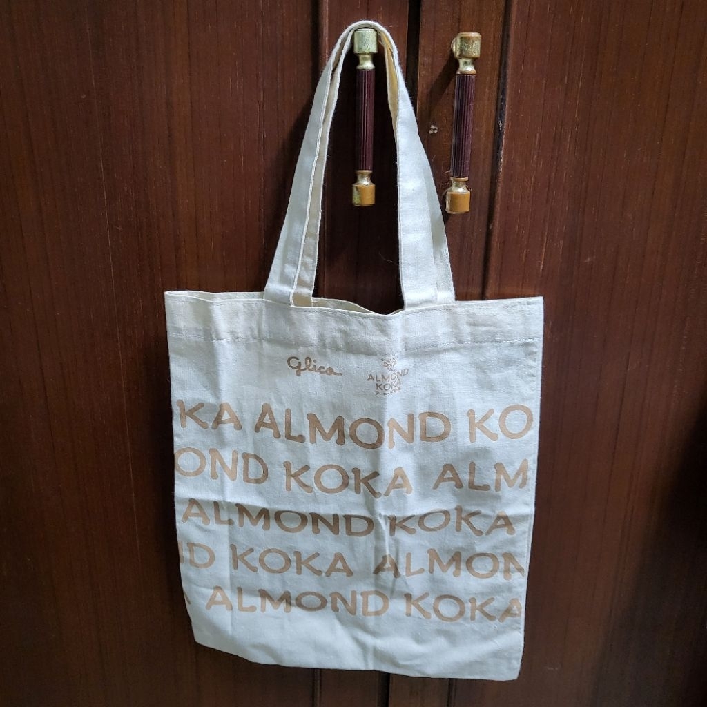 Glico almond koka tote bag ถุงผ้า สีขาวนวล ผ้าดิบ พิมพิ์ลาย ตัวอักษร