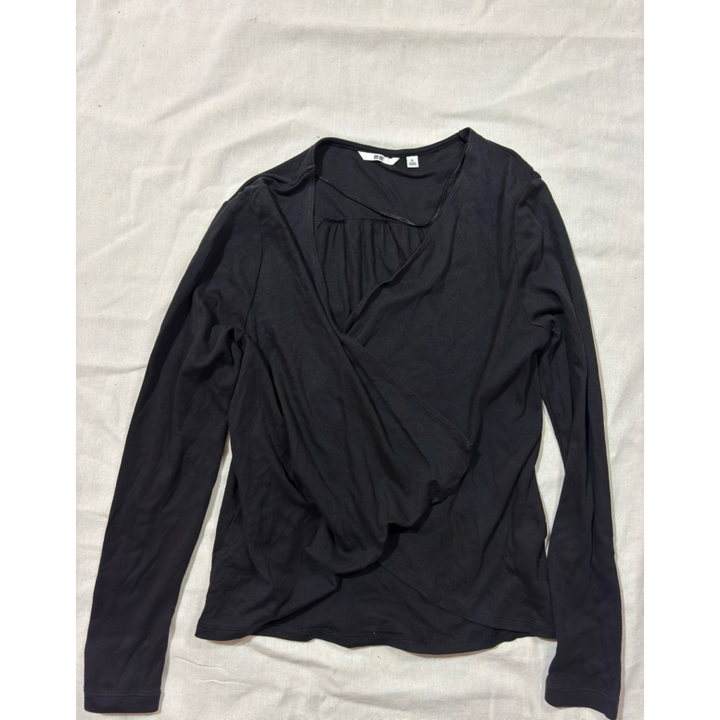 เสื้อคลุมสีดำ uniqlo