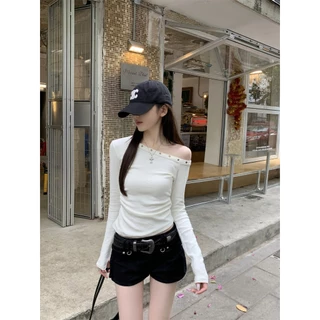 เสื้อยืดแขนยาว ทรงสลิม สีขาว เปิดไหล่ มีหัวเข็มขัดโลหะ เซ็กซี่และหลากหลายY124