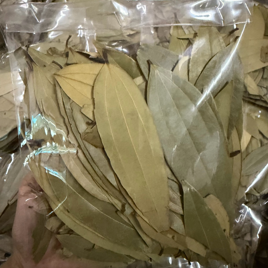 ใบกระวาน ใบเบย์ ใบสวย ขนาด 30 กรัม พร้อมส่ง
