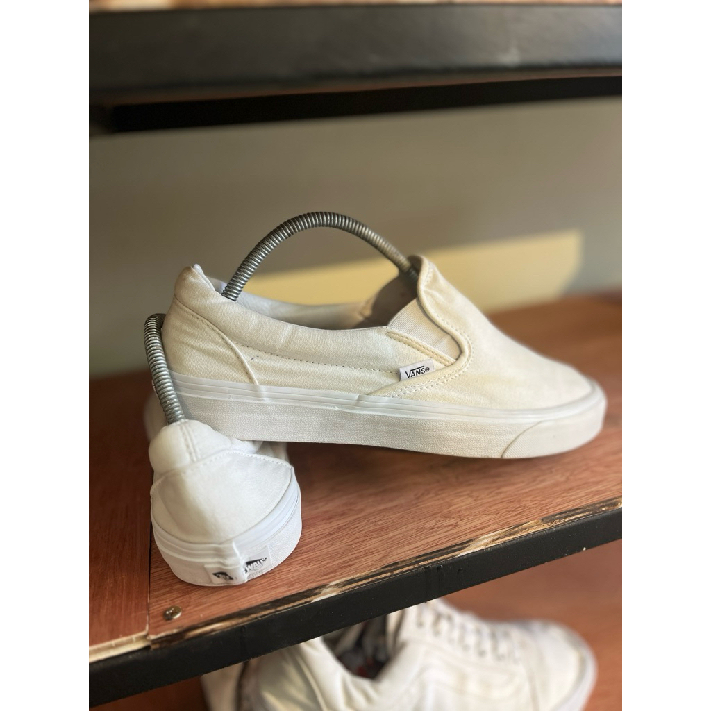 vans slip on สีขาว รองเท้ามือสอง