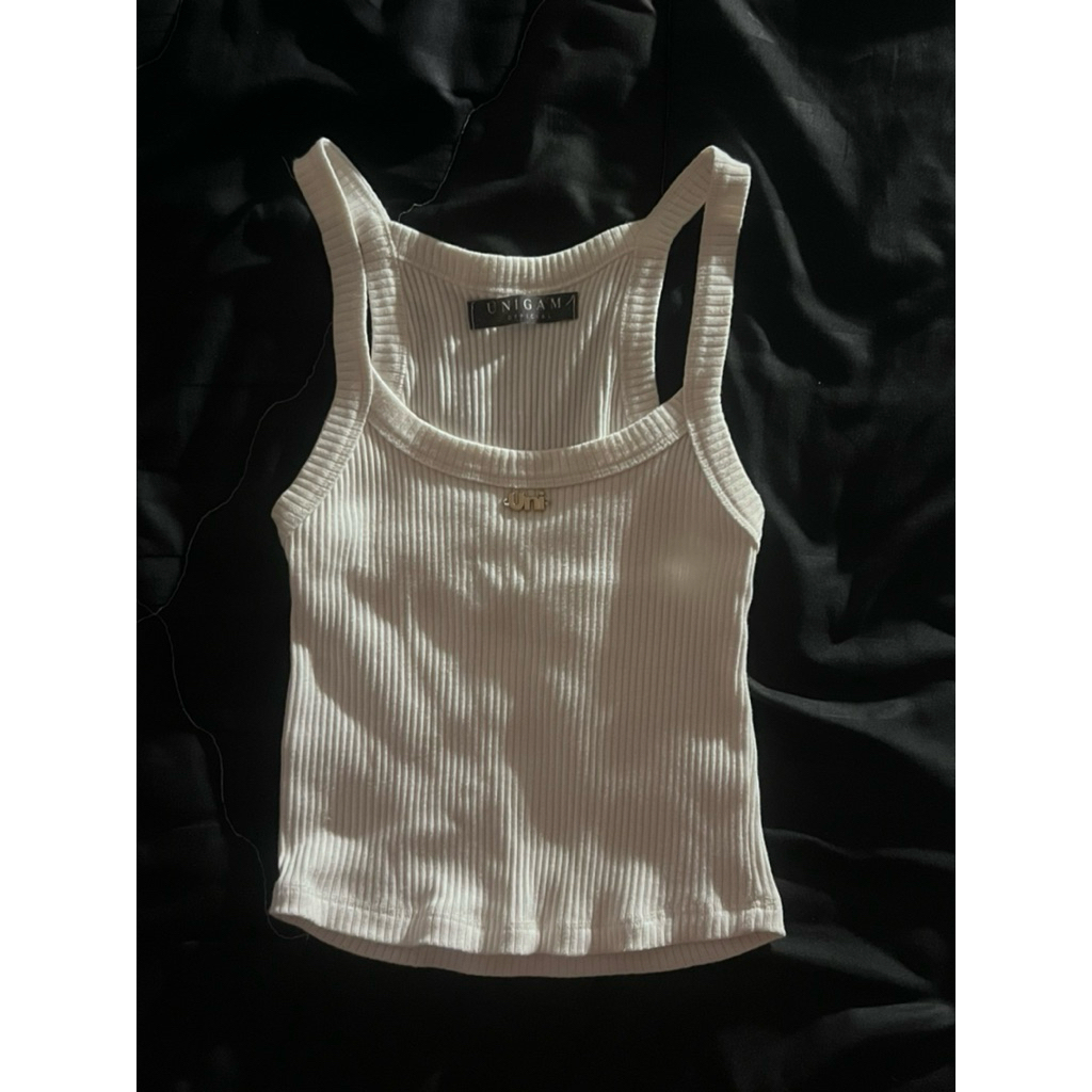 DAILY TANK TOP เสื้อกล้าม Unigam used