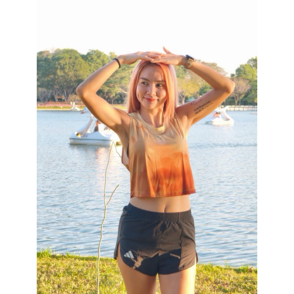 Runnal Crop Top เสื้อใส่เที่ยว ใส่ออกกำลังกาย น้ำหนักเบา สวมใส่สบาย ไม่อึดอัด - รูปที่ 3