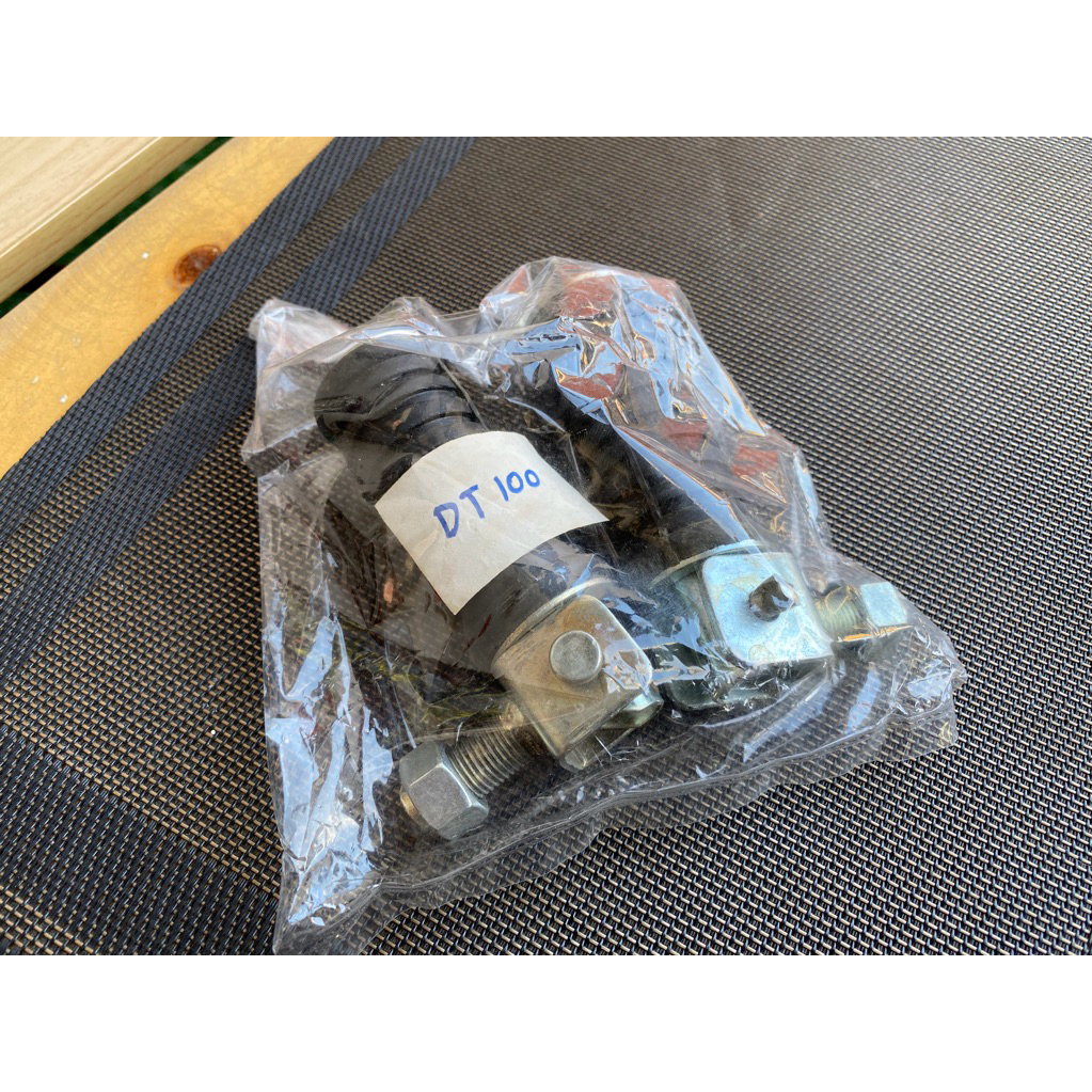 พักเท้าหลัง DT100 ของใหม่เก่าเก็บงานเก่าเก็บไว้ในห่อยางนิ่มๆ