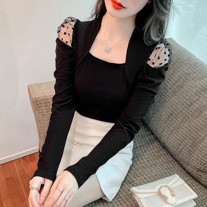 Red Berryเสื้อยืดคอเหลี่ยมผ้าตาข่ายต่อกันสำหรับผู้หญิง 2025 สไตล์ฤดูใบไม้ผลิและฤดูใบไม้ร่วง เสื้อท่อนบนถักนิตติ้ง99209