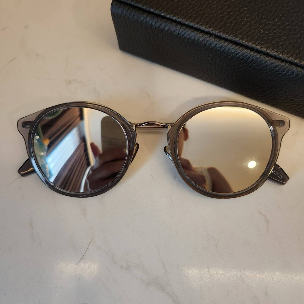 แว่นกันแดด เลนส์ปรอท Brand V Eyewear Ashen