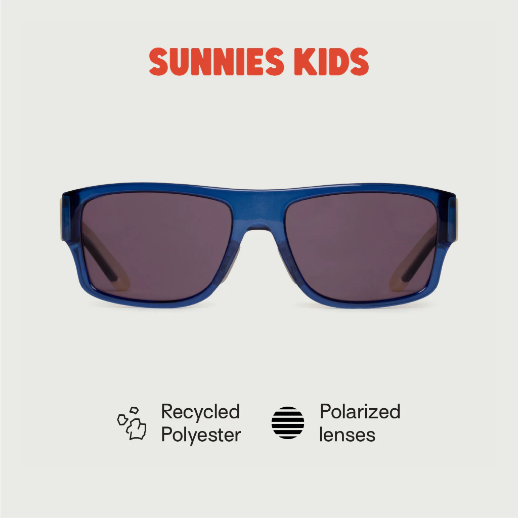 Sunnies Studios Nolan (แว่นกันแดดทรงเหลี่ยมพร้อมเลนส์โพลาไรซ์ สำหรับเด็ก)