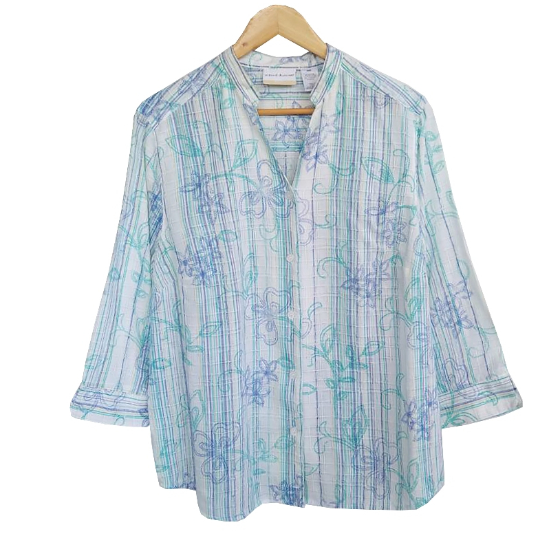 pa271 เสื้อมือสอง อก 46-48 นิ้ว คอจีน ผ้าฝ้ายผสมเนื้อบางสีขาว ลายดอกไม้สีฟ้า แขน 4 ส่วน