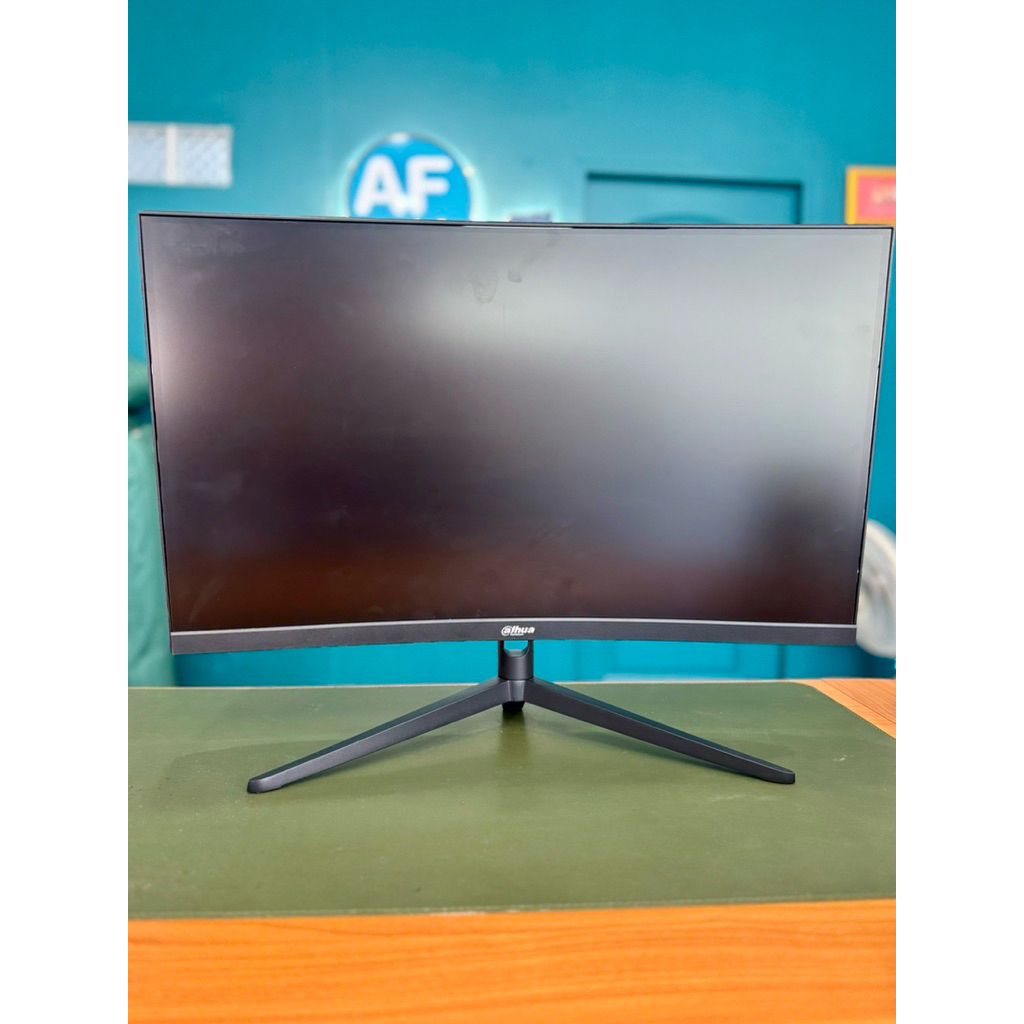 จอมอนิเตอร์ ขนาด 23.8 นิ้ว ยี่ห้อ DAHUA  รุ่น DHU-LM24-E230CN VA FHD 180Hz สภาพดี อุปกรณ์ครบกล่อง **