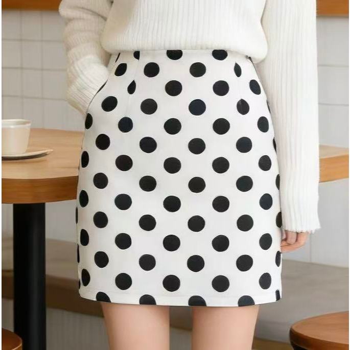 มาใหม่ฤดูใบไม้ผลิและฤดูร้อนกระโปรงสีดำและสีขาวมินิลายจุดกระโปรงเอวสูงกระโปรงแฟชั่นดูผอม2043 - รูปที่ 2