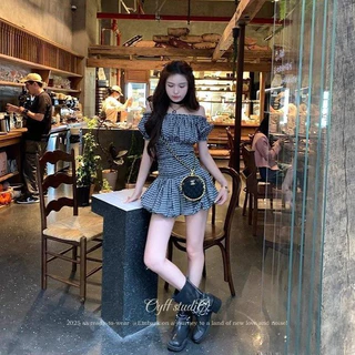 กระโปรงจั๊มสูทเอวสูงลายสก็อตขาวดำสไตล์ฝรั่งเศสเส้นเดียวดีไซน์ใหม่