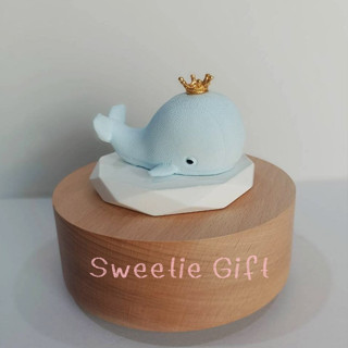 !!พร้อมส่งในไทย!! กล่องดนตรีไม้พร้อมตุ๊กตา ไขลาน ฐานหมุนได้