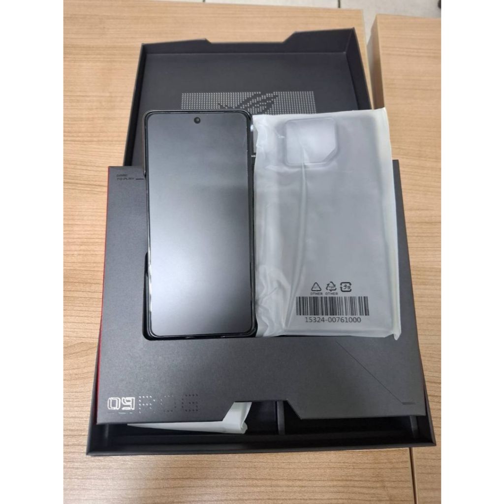 Asus ROG Phone 9 Pro Edition 1TB RAM 24 GB ของใหม่มือหนึ่ง20000 บาท