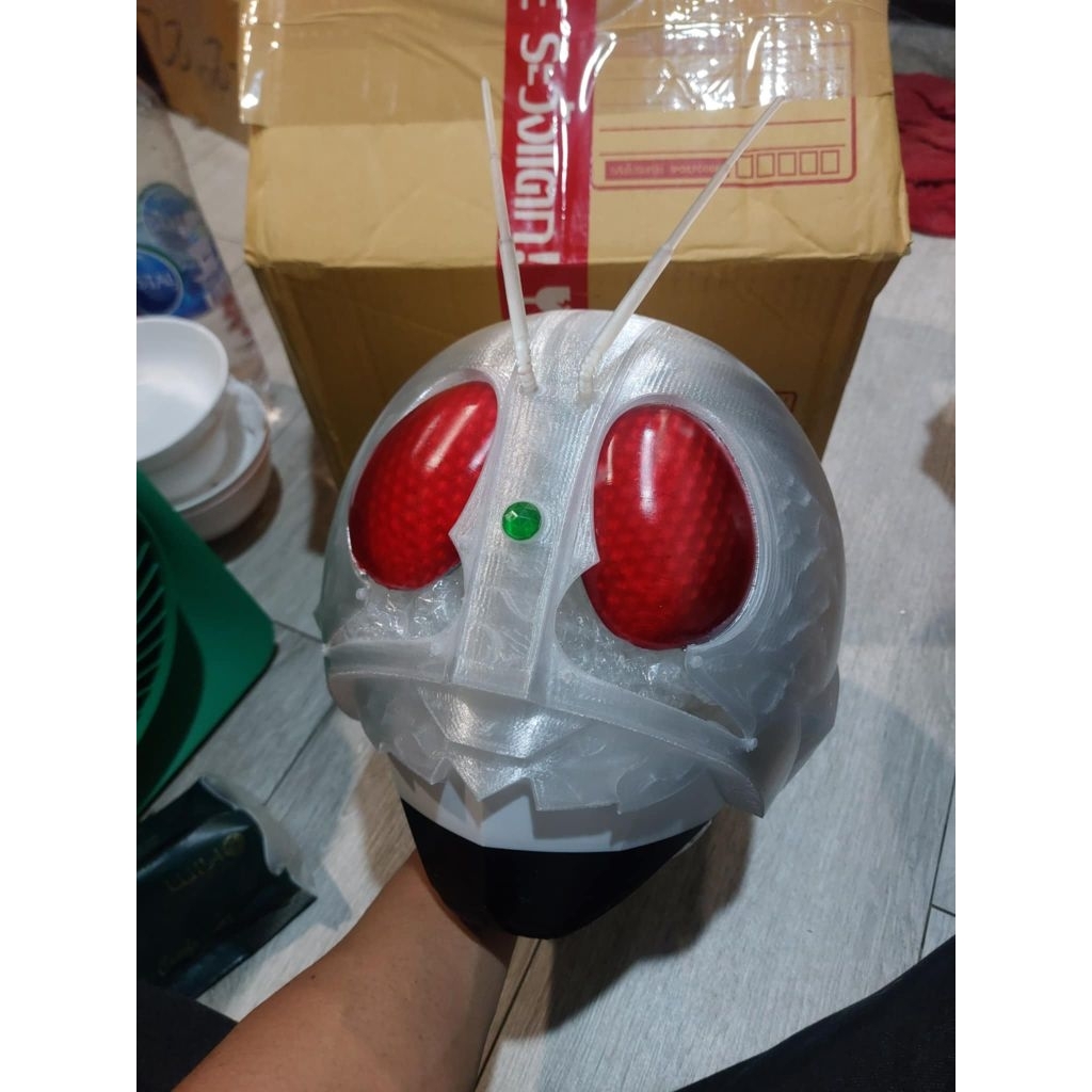 หมวกกันน็อค kamenrider v1 ดิบไม่ทำสี สำหรับตั้งโชว์หรือเป็นพร็อพคอสเพยล์(ผลิตที่ไทยทำโดยคนไทย)