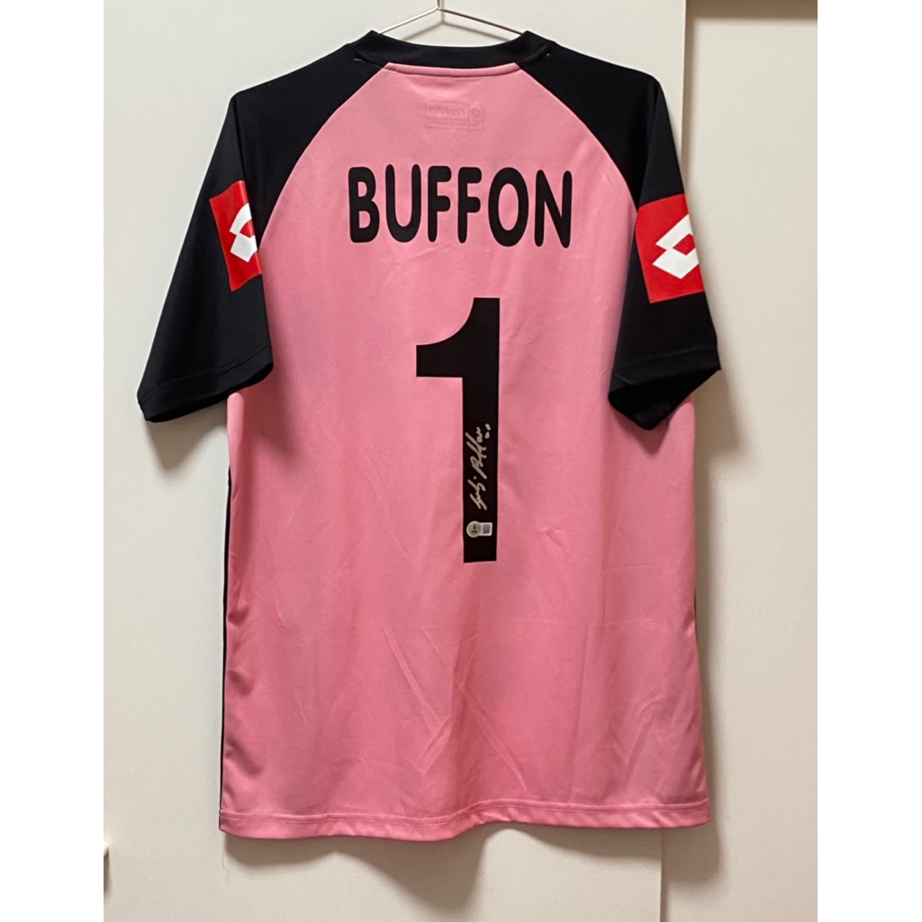 เสื้อบอลลายเซ็น Gianluigi Buffon ลายเซ็นแท้รับรองโดย Beckett