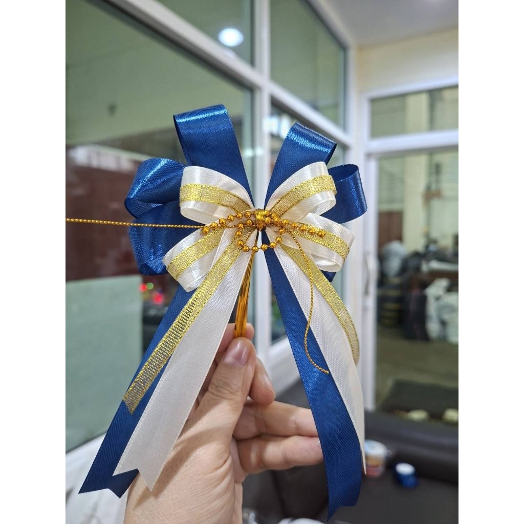 โบว์สำเร็จรูป💥สีกรมท่าขาว📌สินค้าพร้อมส่ง📌 ใช้ติดกล่องของขวัญกระเช้าของขวัญ วันปีใหม่ วันคริสต์มาส งานทำมือทุกชิ้น💥