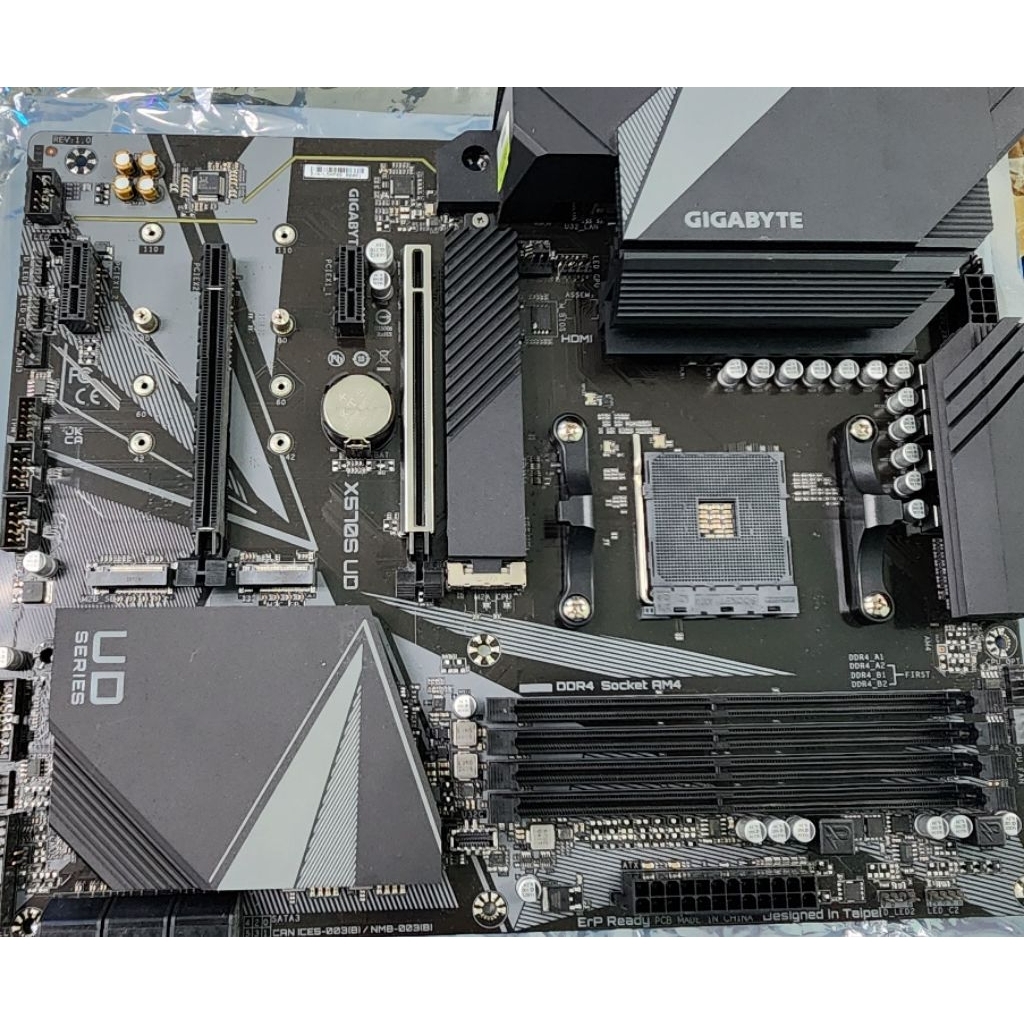 Gigabyte X570S UD (มือสองมีแต่ตัว)