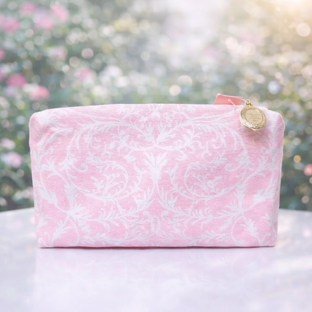 กระเป๋าเครื่องสำอางเอสเต้ ของแท้100% สีชมพูนมพาสเทลตัดลายสีขาวน่ารัก มีโลโก้ที่ซิปสีทอง มือหนึ่ง พร้อมส่งค่ะ💗💗 - รูปที่ 6