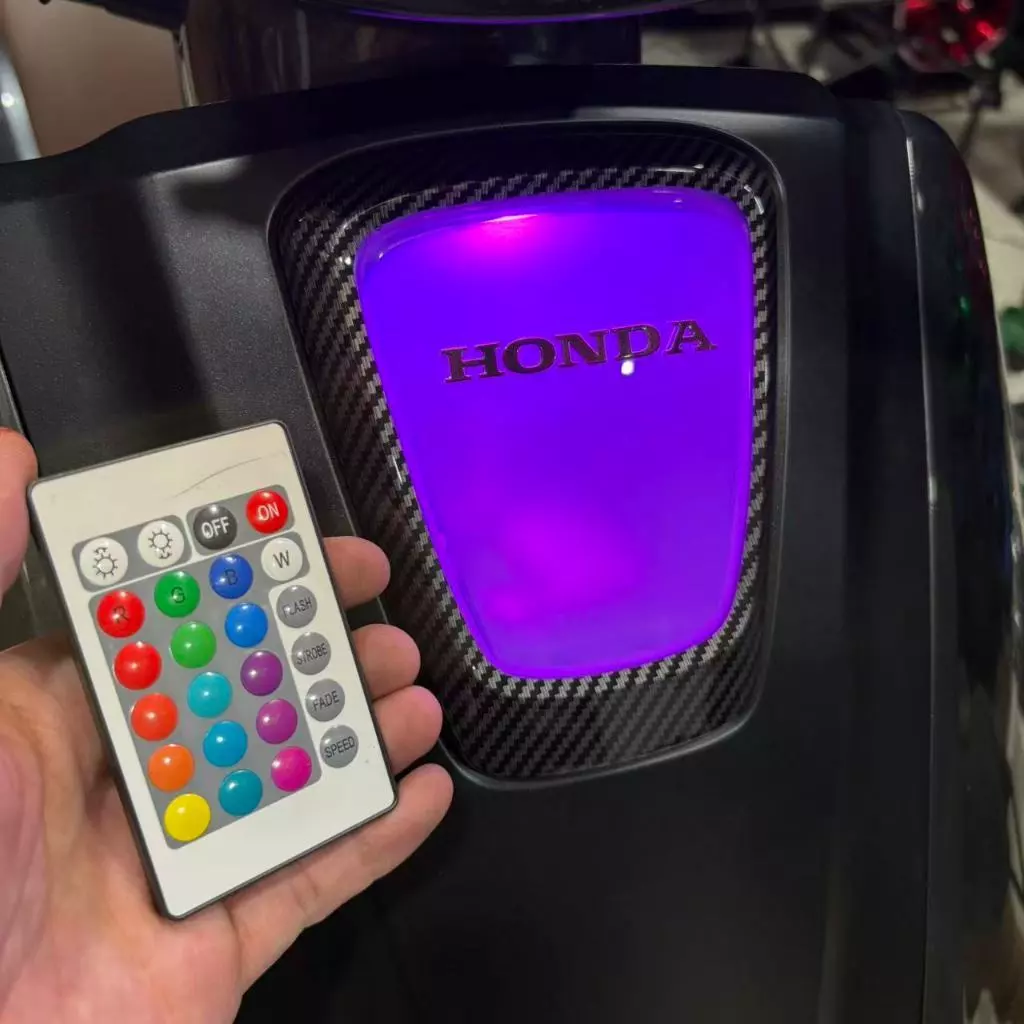 ฝาครอบหน้าแต่ง LED Honda Giorno