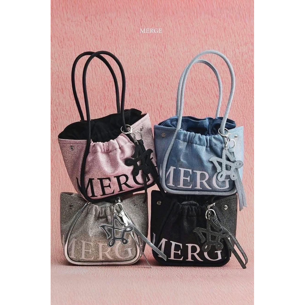 ส่งต่อ กระเป๋า Merge สีดำ - A Day Bag mini in glitter